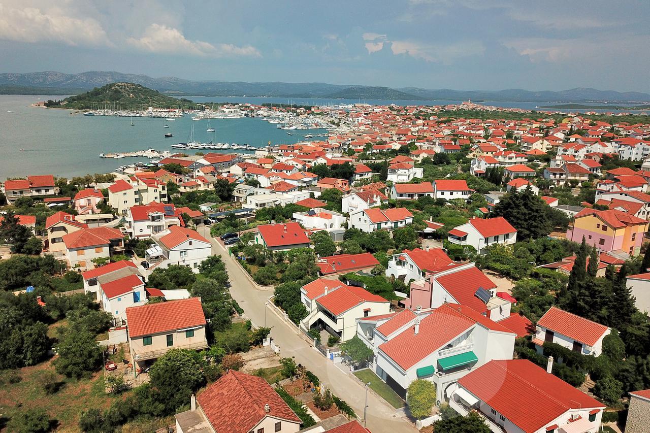 Apartments Leonarda 穆泰尔岛 外观 照片