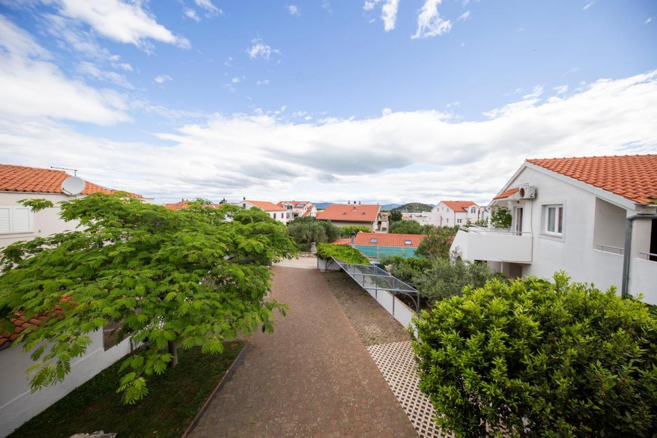Apartments Leonarda 穆泰尔岛 外观 照片