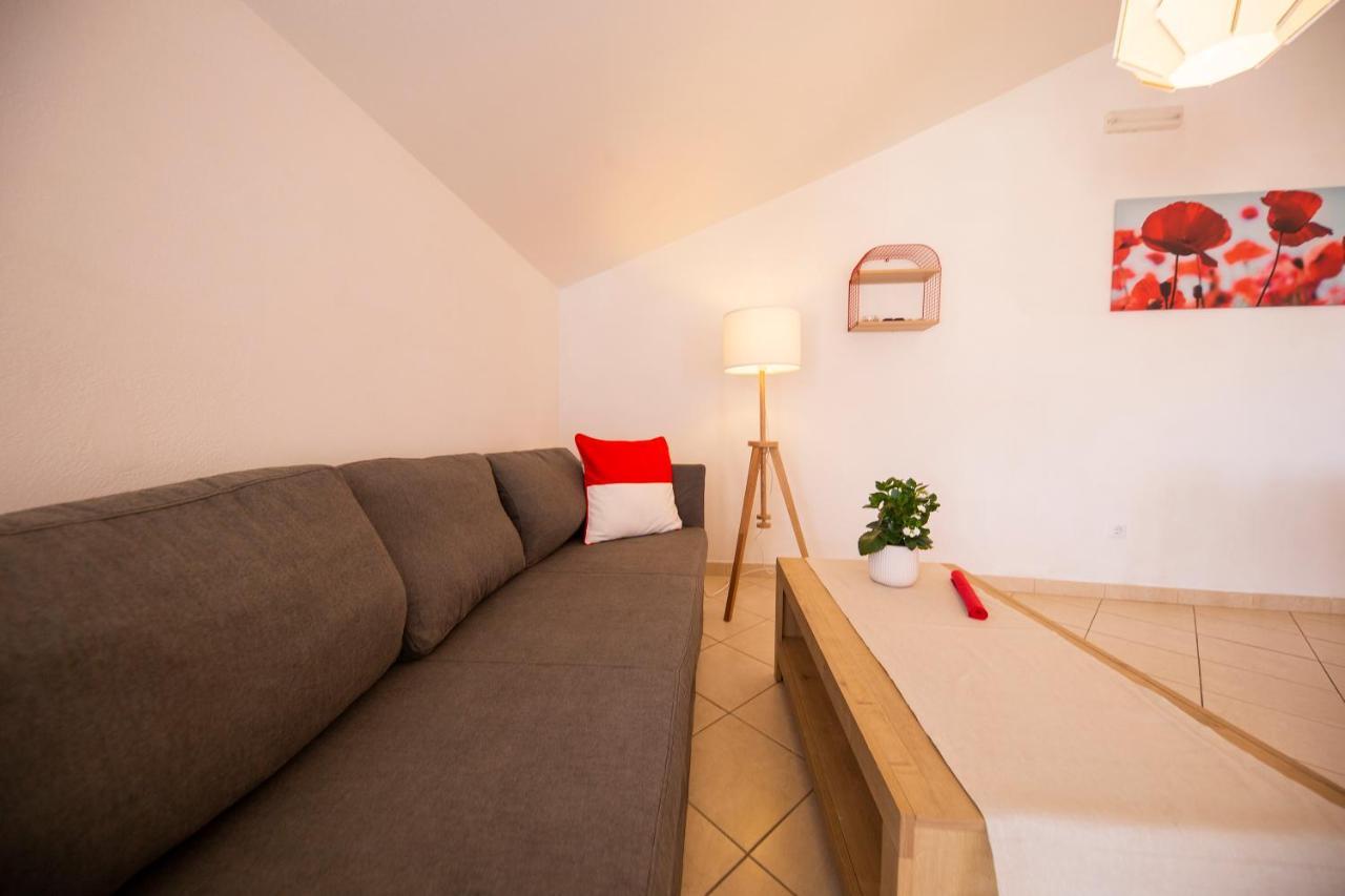 Apartments Leonarda 穆泰尔岛 外观 照片